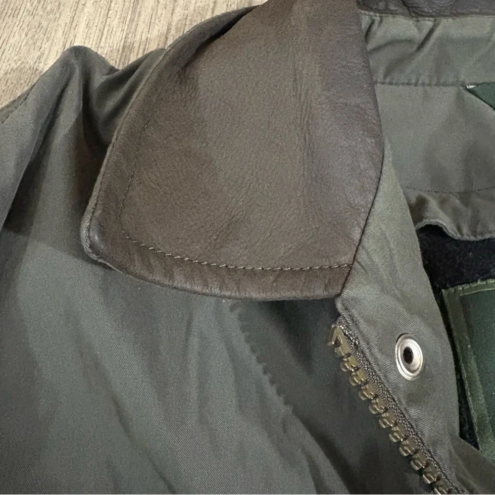 Weatherproof Men’s Multi-pocket Jacket with Detachable Lining Size XL w/ Leather
